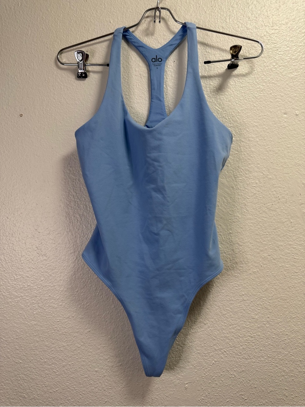 ALO bodysuit size S Yoga Sky Blue Scoop Neck - Picture 3 of 9